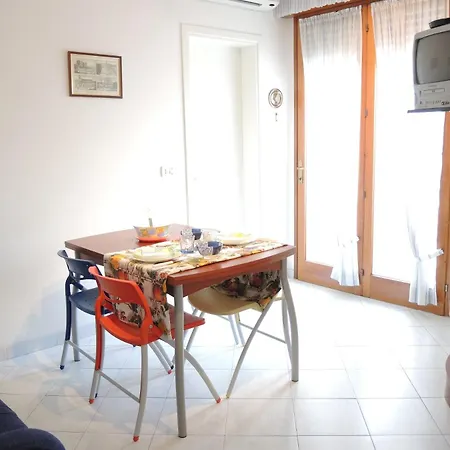 Foyer דירה ביביונה
